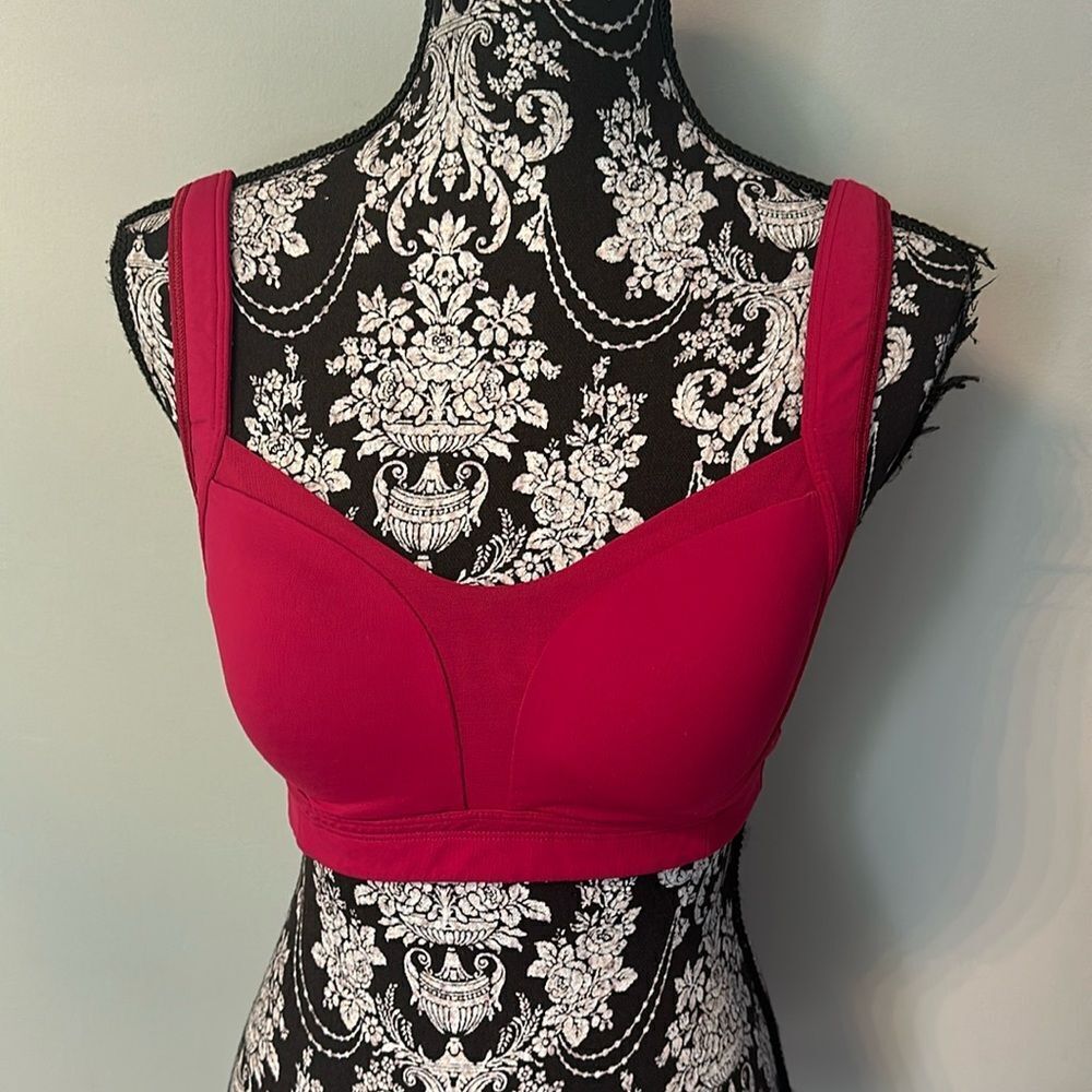 Red Women's Bra Lululemon size 32DD